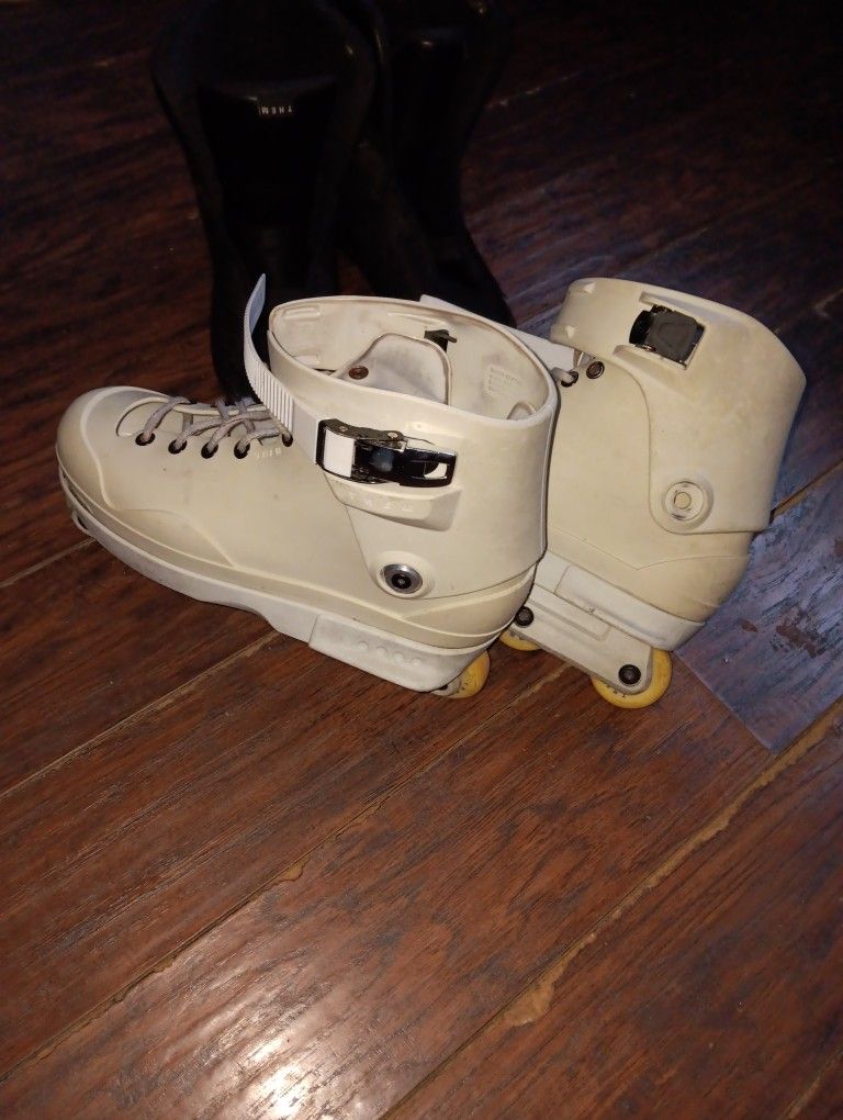 THEM SKATES (12m)