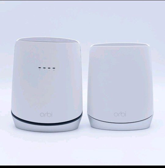 Orbi Tri-Band WiFi 6 Mesh System, Router + 1 Satellite


