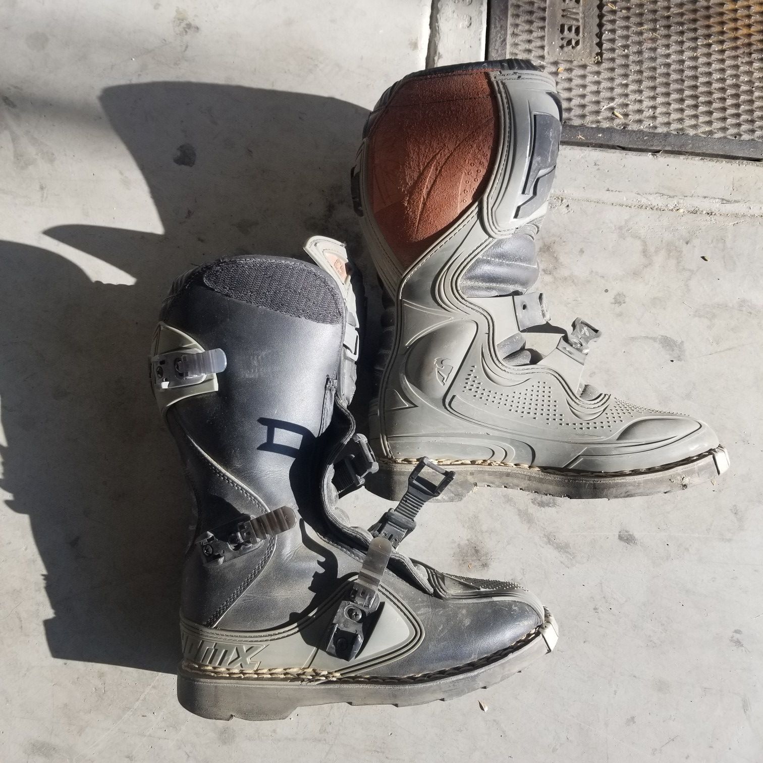Thor size 6 dirt bike boots