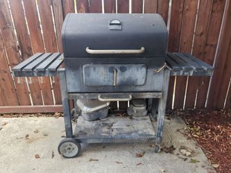 Large BBQ Grill Great Condition!