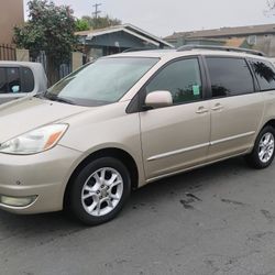 2004 Toyota Sienna