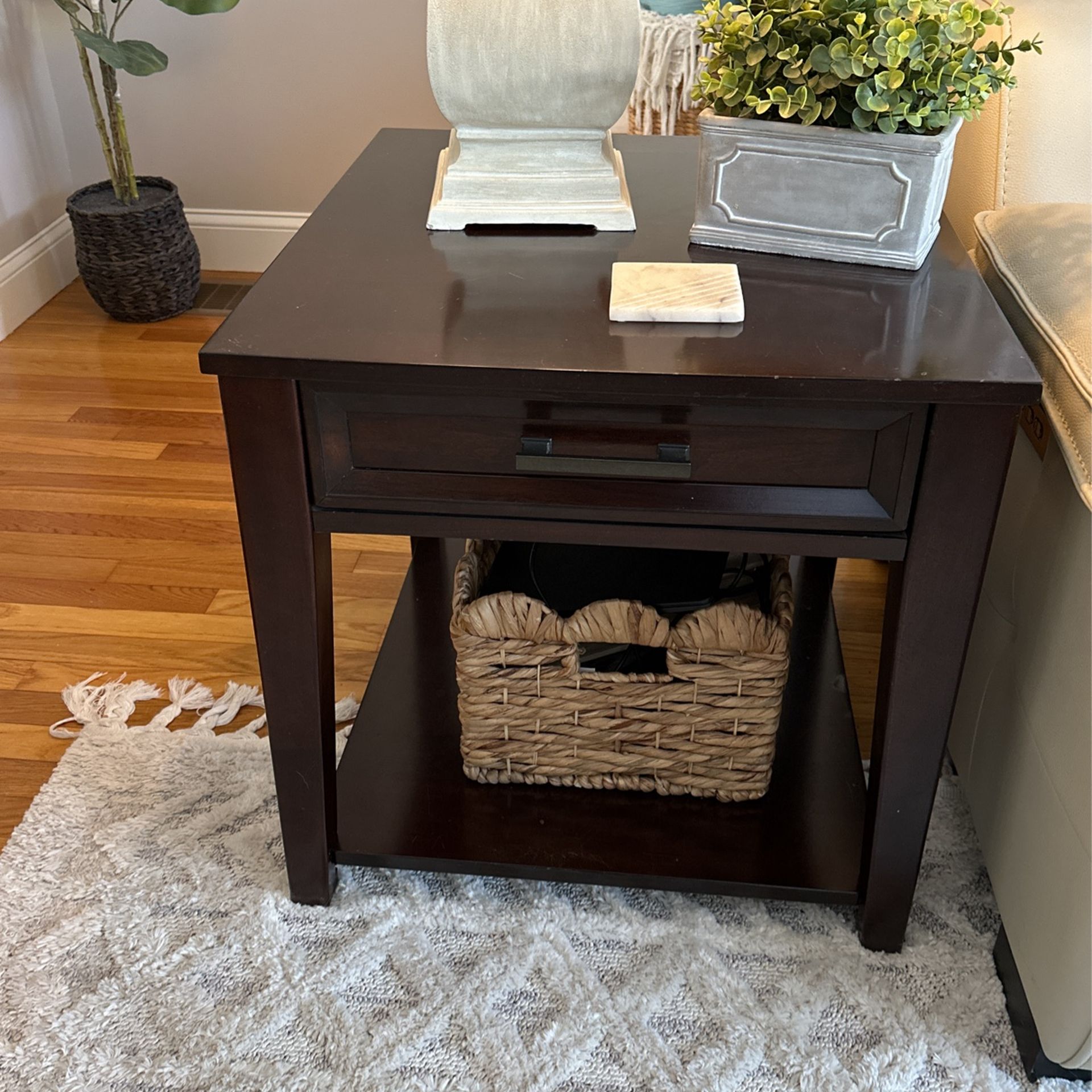 2 End Tables