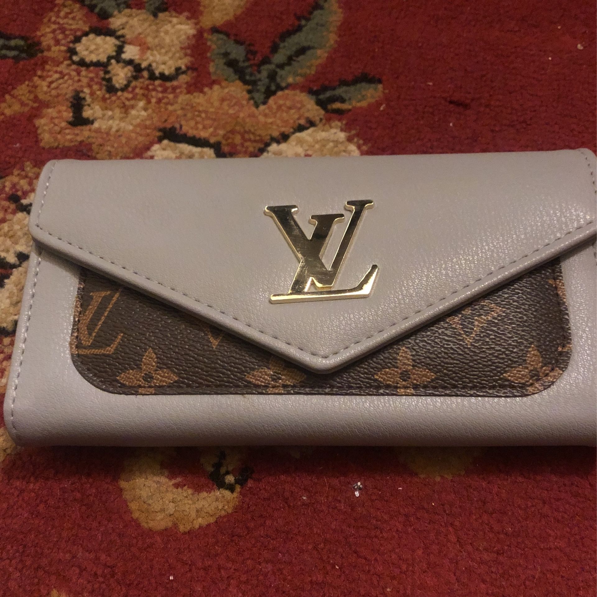 Louis Vuitton  Ladies wallet Brand new gray color