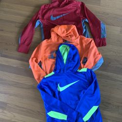 Nike Sweatshirts Bundle Size M Youth