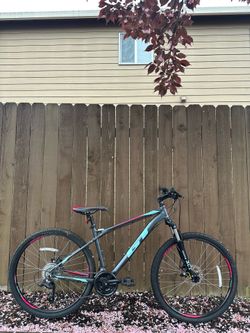 GT Laguna Pro Mountain Bike – 27.5” (Medium Frame) - Aluminium Bicycle Disc Brakes