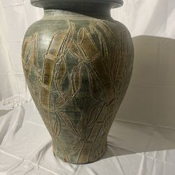 Large Pier 1 Imports Vase vintage 