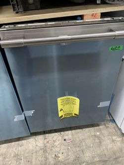 Frigidaire professional dishwasher in stainless steel new open box