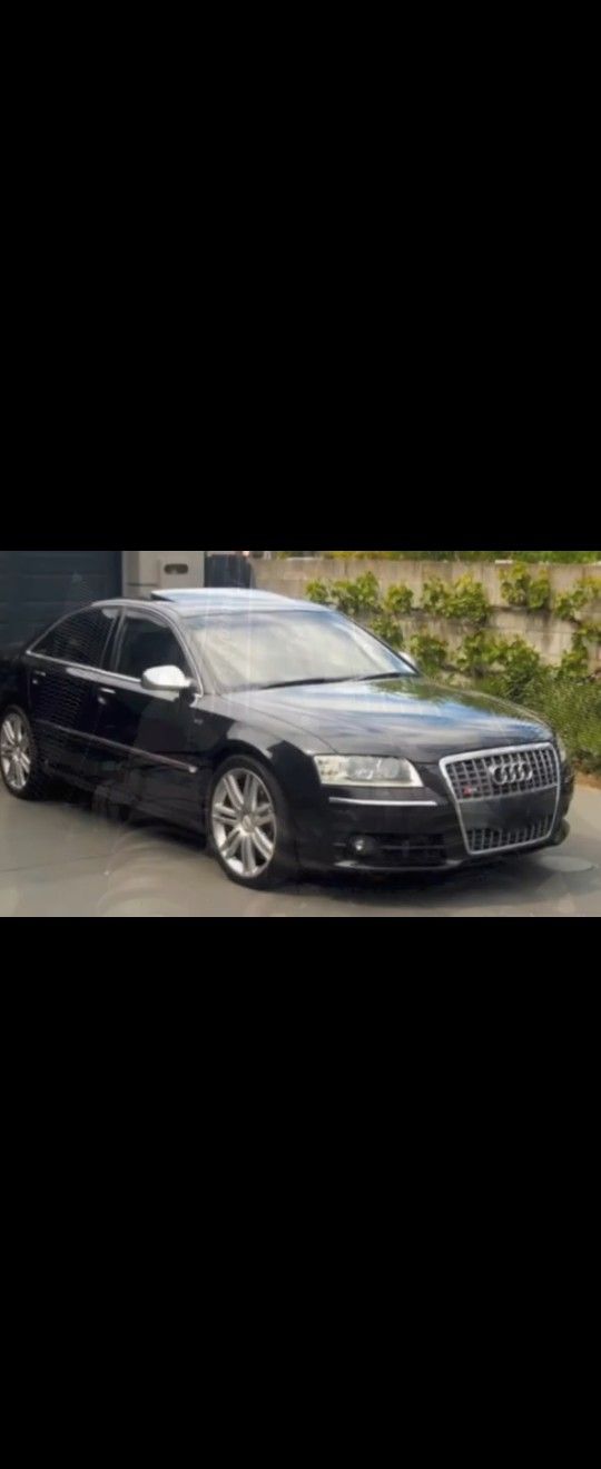 2007 Audi S8