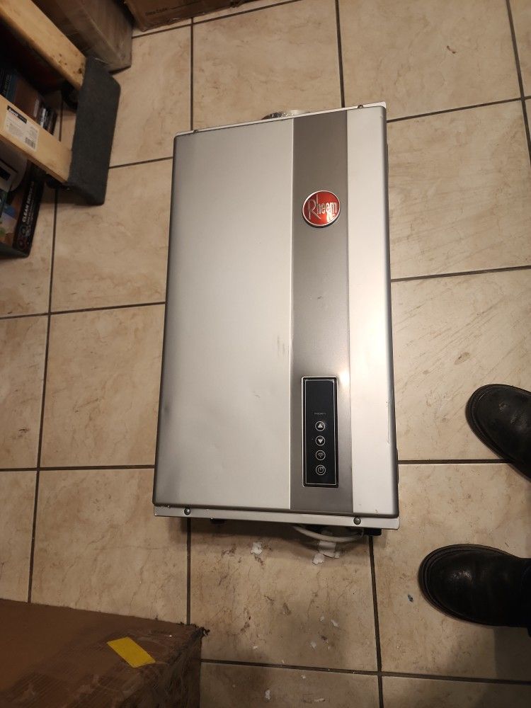 Gas instant water heater ECO180VELN3