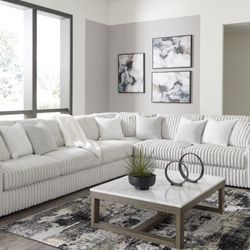 BRAND NEW LARGE SECTIONAL SOFA COUCH!