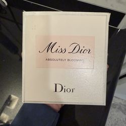 Miss Dior Absolutely Blooming Eau de Parfum