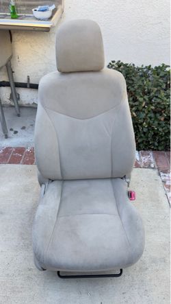 2013 Toyota Prius Front Passenger Side (RH) Seat – Beige Cloth - US Auto