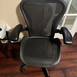 Herman Miller Aeron Size B High End Office Chairs