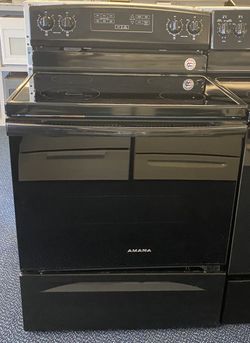 Black Amana Four Burner Glass Top Electric Stove (2-0158)