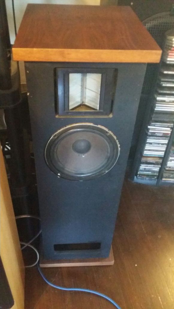 ESS AMT 1 TOWER SPEAKERS WITH HEIL TWEETERS. DON'T FORGET TO CHECK OUT MY OTHER ADS 🔻⤵