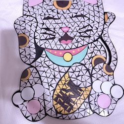 Se Vende Cuadro De Maneki-Neko Conosido Como Gato De La Suerte Es Un Simbolo Iconico Japanes  Usada En Buenas Condiciones Por $30