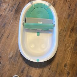 Frida Baby Bathtub