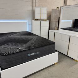 contemporary bedroom set