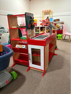 Melissa and Doug play store , cleaning supplies and carriage