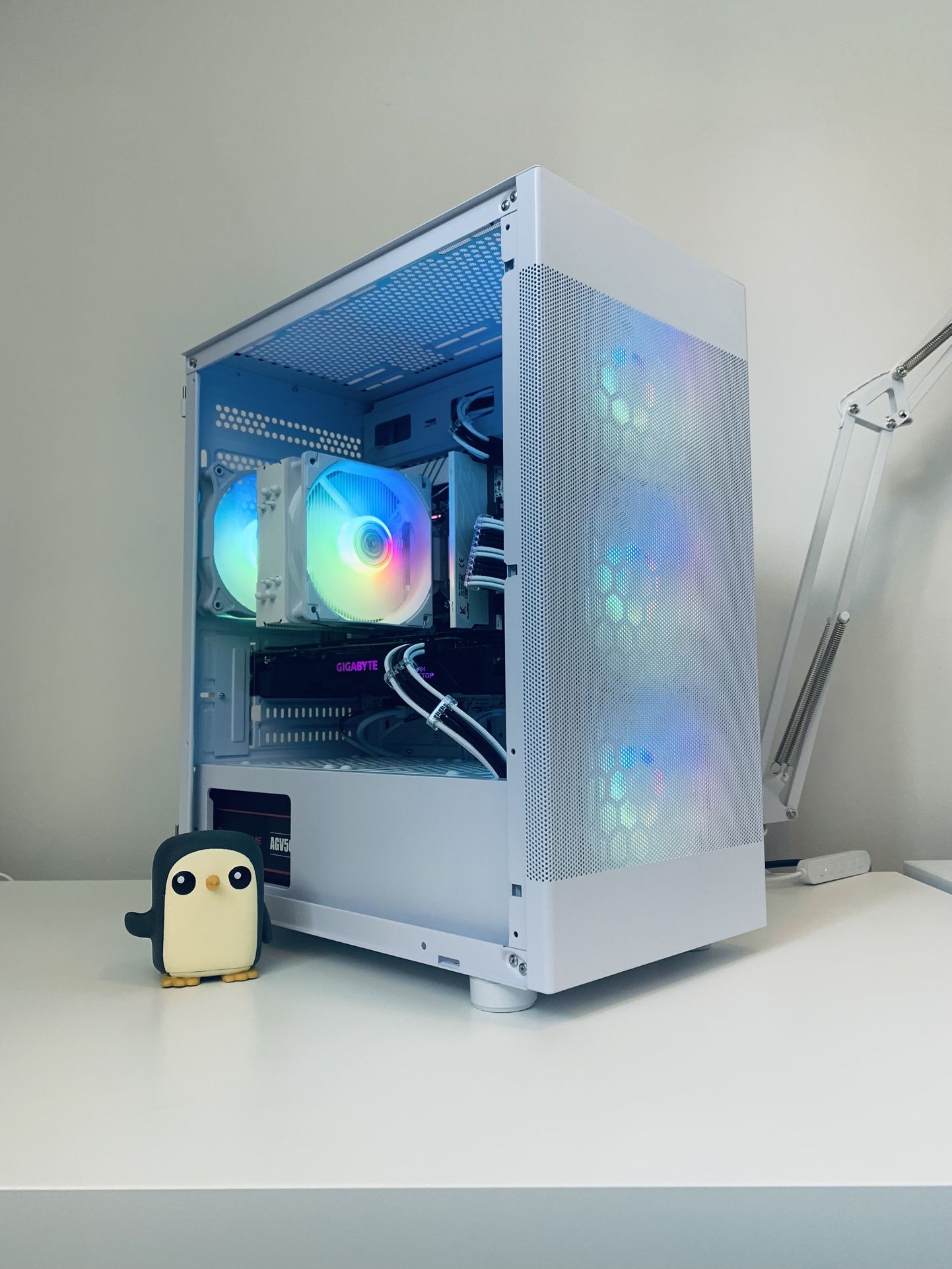 White Gaming PC | 250+ FPS Fortnite