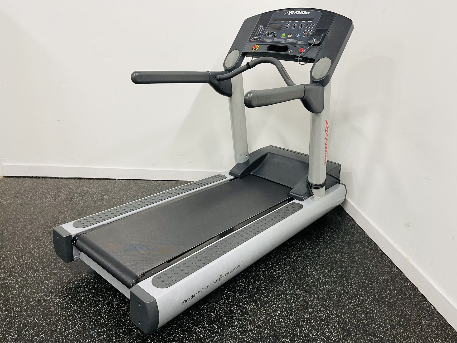 Treadmill - Life Fitness CLST - Commercial Gym Equipment