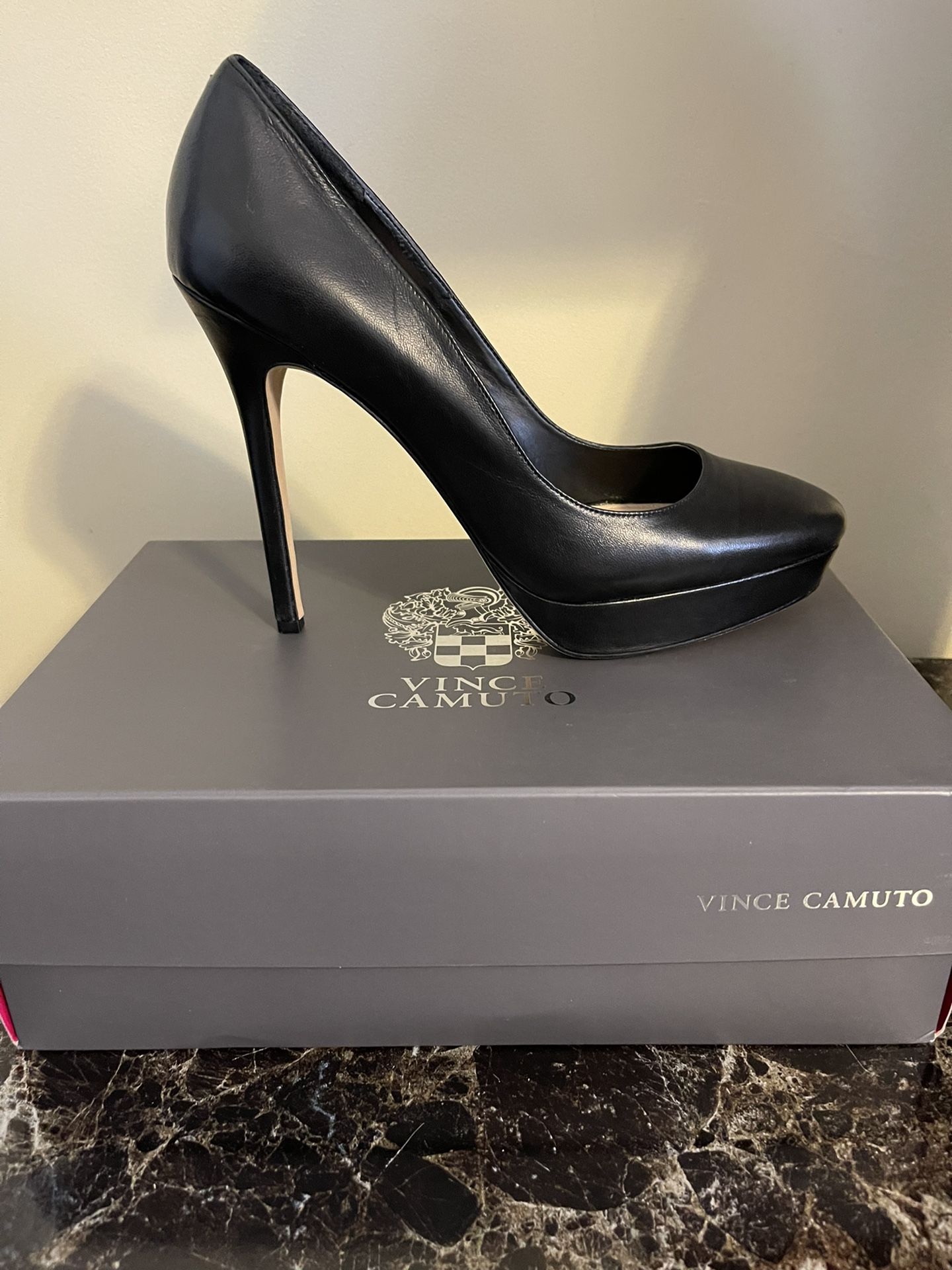 Vince Camuto VC-Niomi Black Platform Size 9.5
