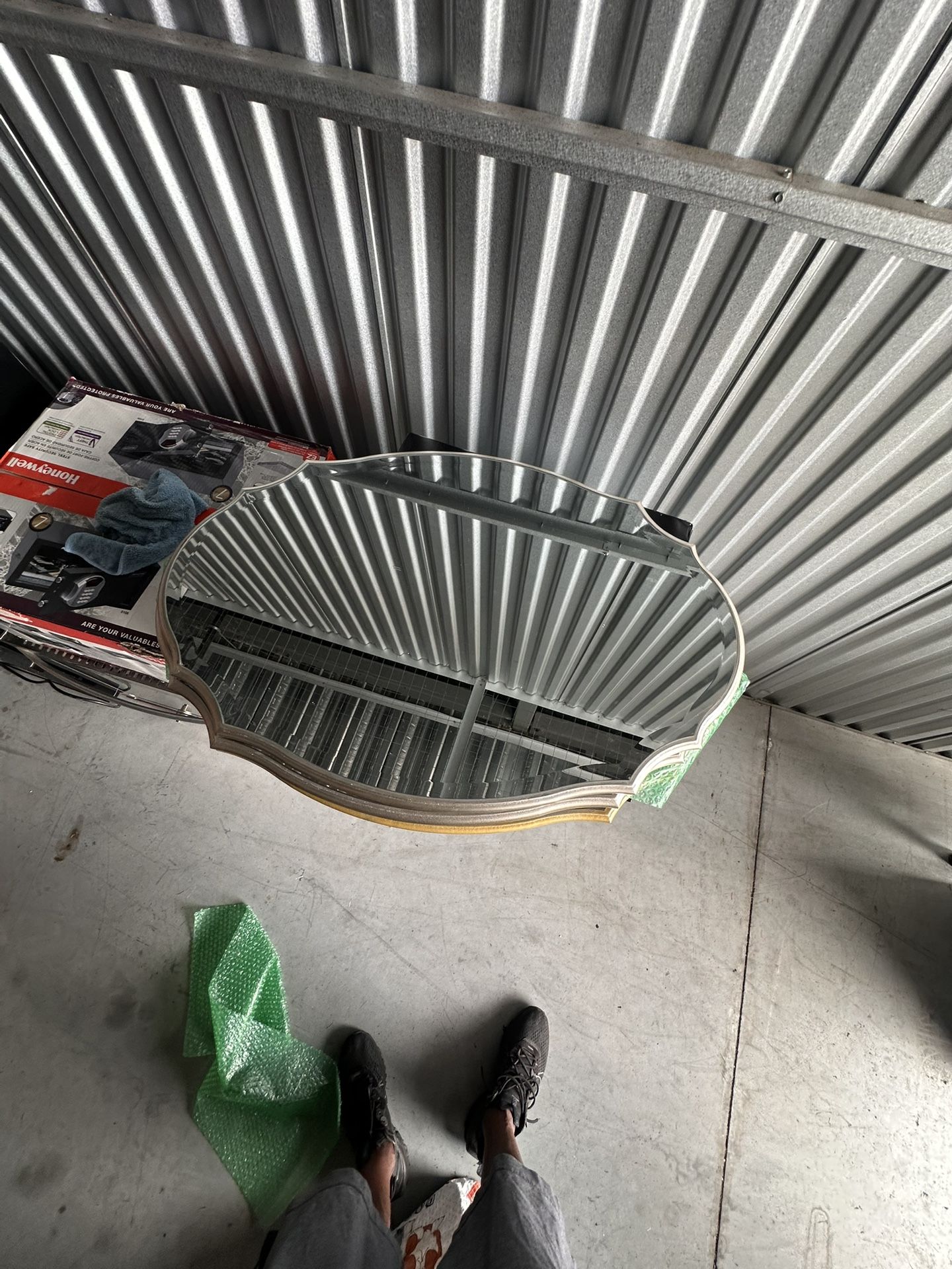 Allen Roth Beautiful mirror like new condition 30x20 $20 each