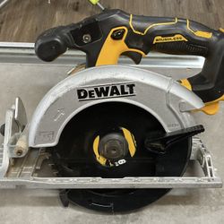 Dewalt 20V Brushless 6-1/2 In.  Sidewinder Circular Saw 