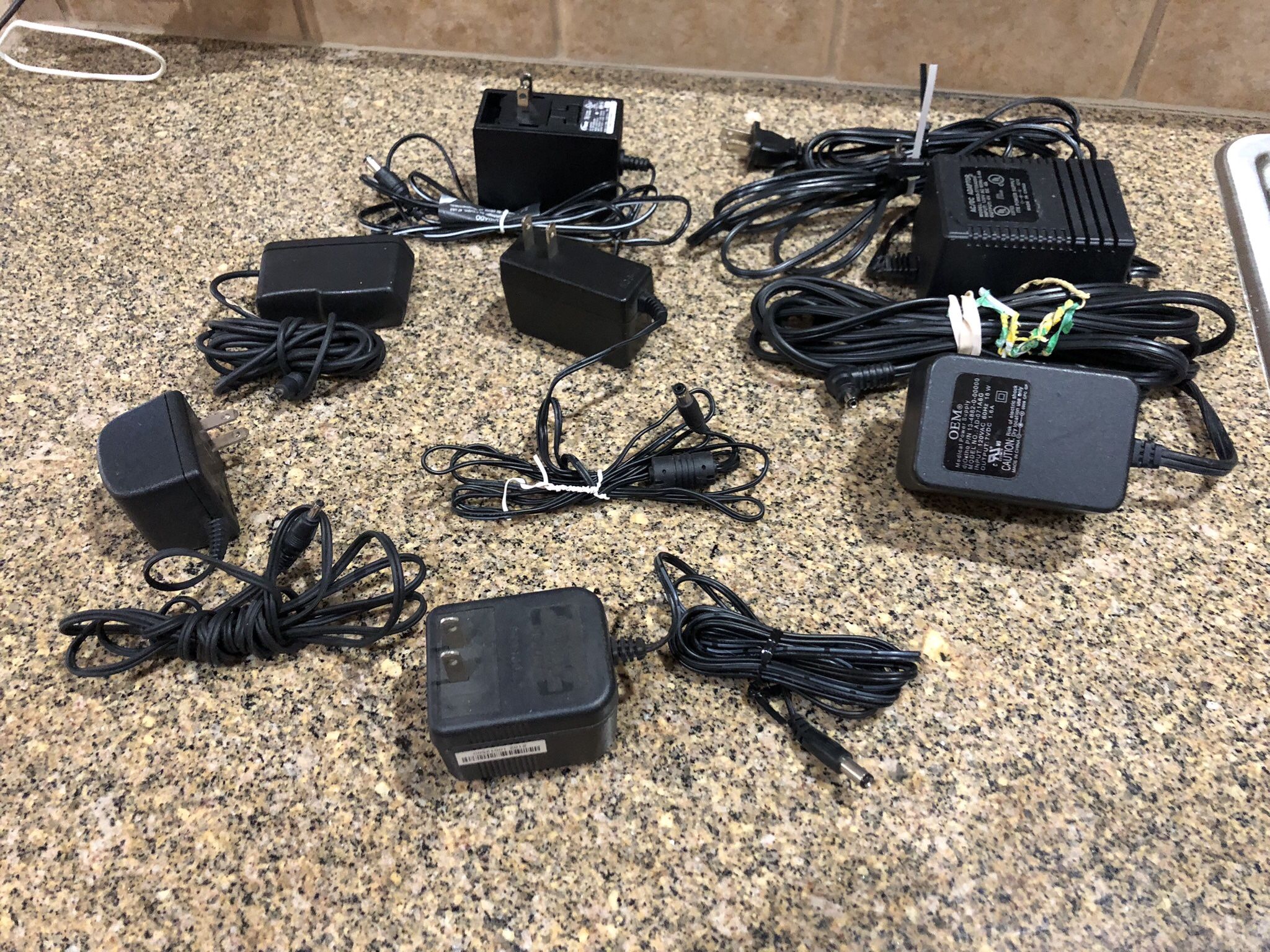 VINTAGE BUNBLE (13) A/C ADAPTER CONECTORS