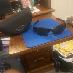 Oakley Mad Dog Sunglasses for Sale in Bakersfield CA OfferUp