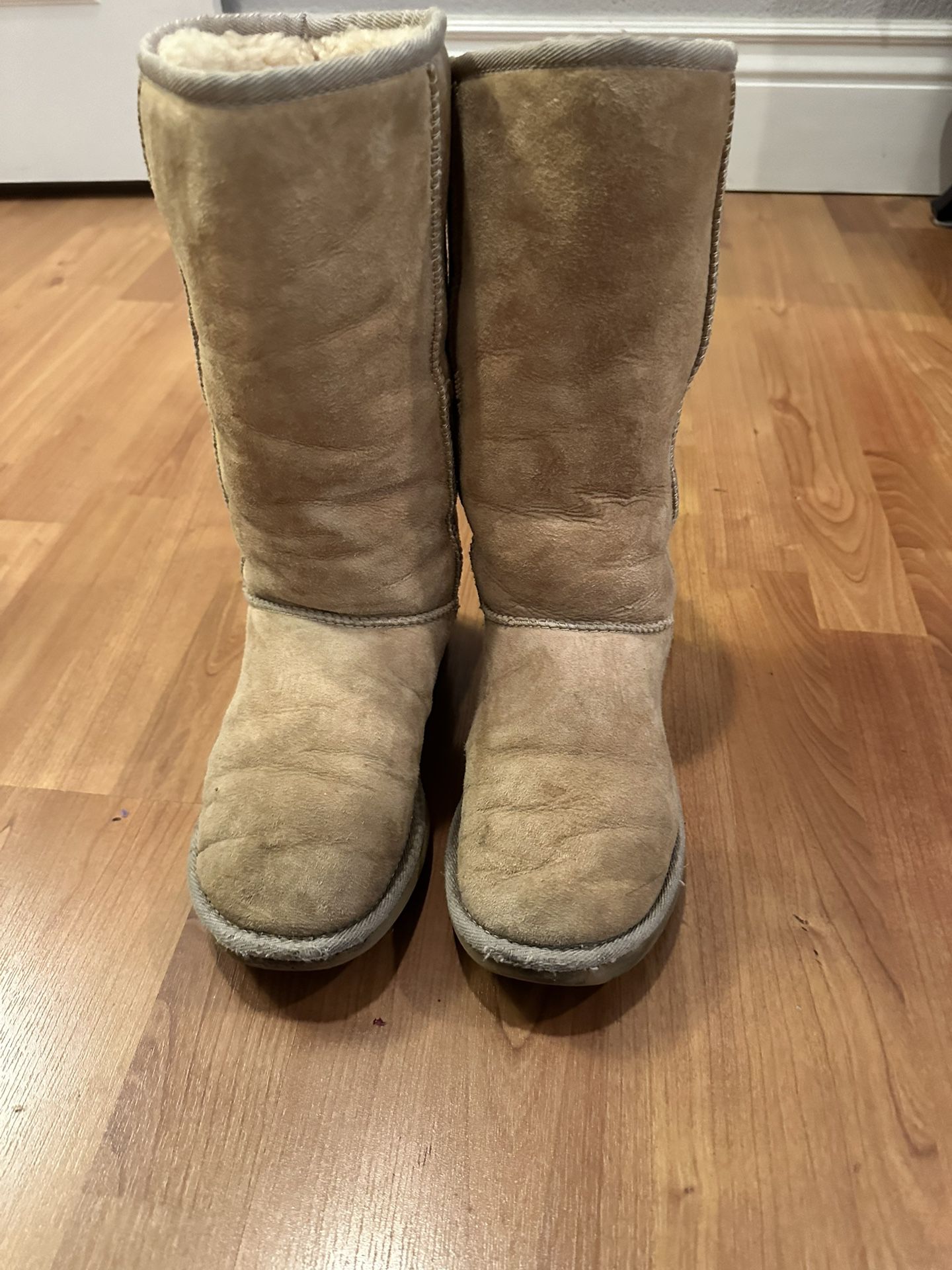 UGG Sand Classic Tall Boot Size 7 Women’s 