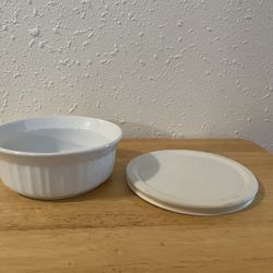 Corning Ware French White Stoneware 16oz 473mL  Round Dish with Plastic Lid