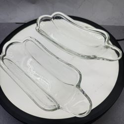 Set of (2) vintage Indiana Glass banana split dishes, frequently used for serving ice cream sundaes or as nostalgic tableware for hot dogs. They are m