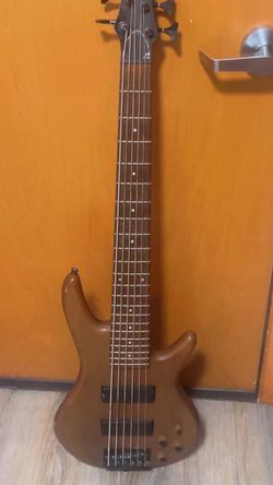 6 String Guitar for sale