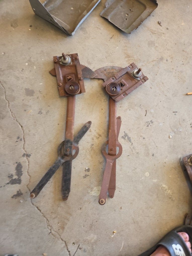 67-72 Chevy K5 Blazer/  C10 Pickup Window Regulator Pair Oem Used