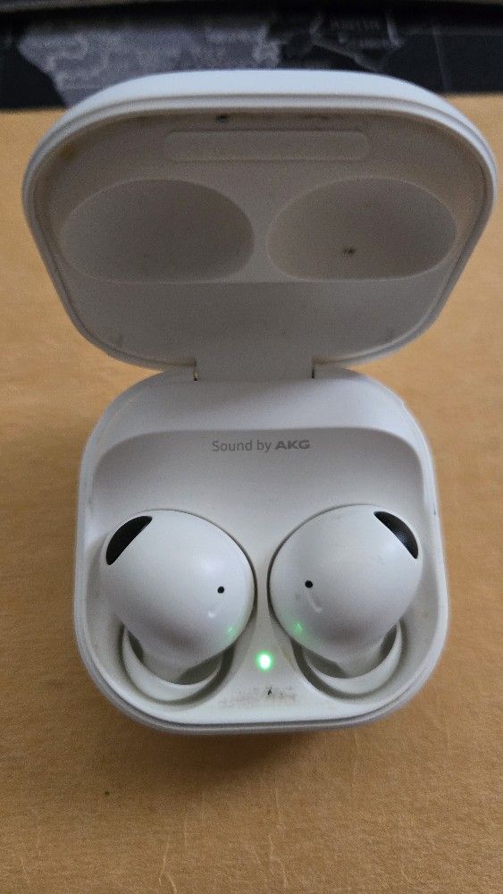 Galaxy Buds2Pro + JBL Earbuds