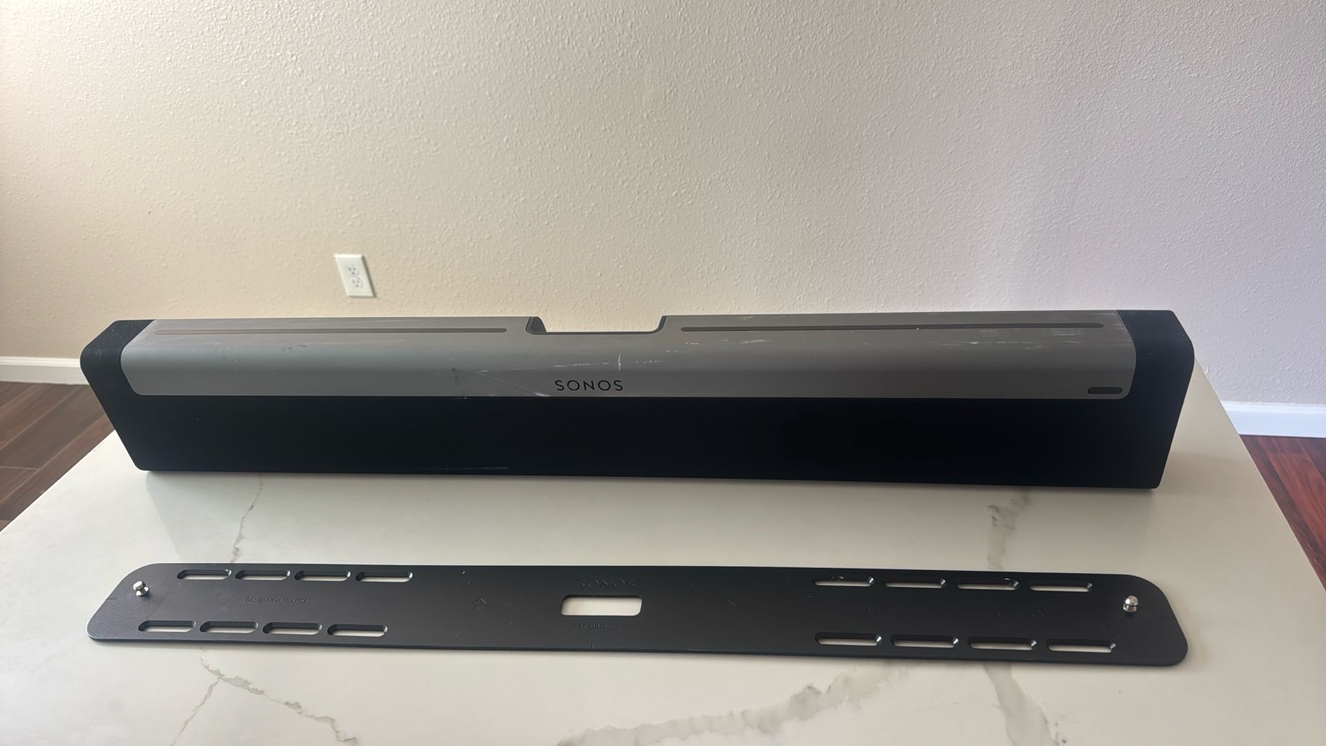 Sonos Soundbar with Bracket