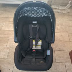 Graco Baby Carseat