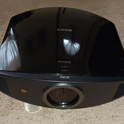 Sony VPL-VW70 Projector