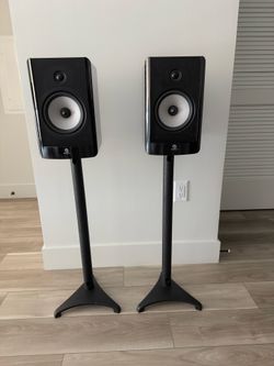 Boston Acoustics A26 Bookshelf Speakers + Janus Stands