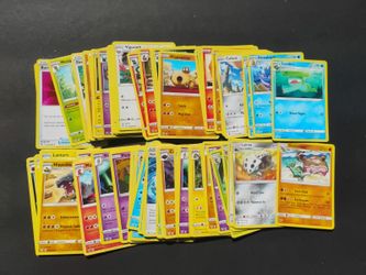 Lot Of 100 Pokemon Cards 2017
