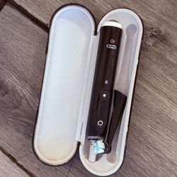 Oral B Electric Toothbrush 