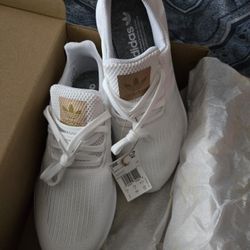 New Adidas In Box Womans Size 9