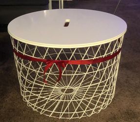 Modern White Round Table