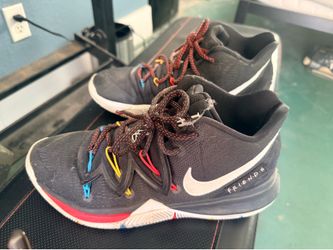 “Friends” Men’s Shoe