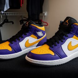 Pick These Up Today/Air Jordan 1 Mids 