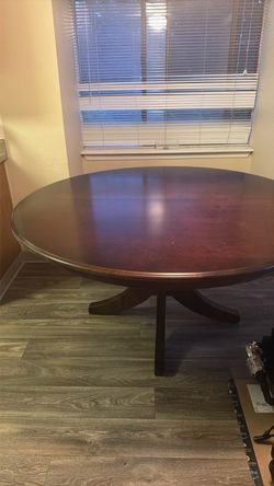 Round oh oval table 6-10 people