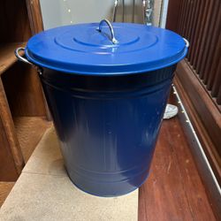 IKEA KNODD Trash bin with Lid & Handles Blue 11 gallon Steel  20 1/8