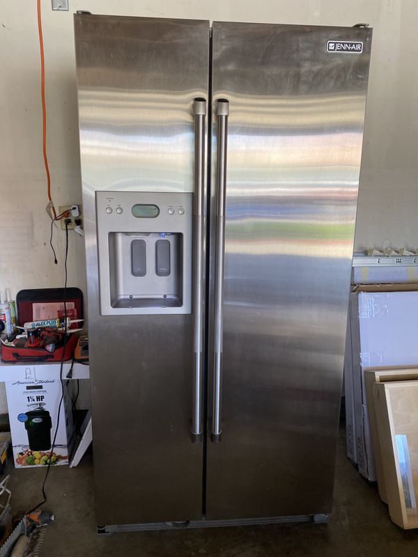 Jenn Air Refrigerator CLEAN 35.5” x 70.75” for Sale in Westminster, CA