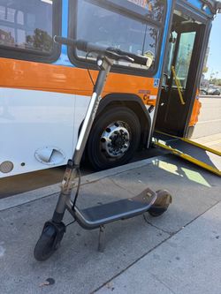 Apollo Go scooter